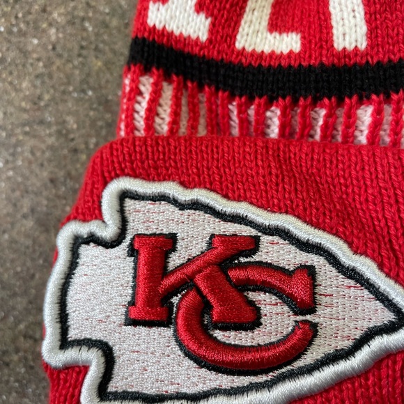 🆕KC Kansas City Chiefs Pom Beanie Striped Knitted Cap, OSFM unisex - Picture 5 of 6